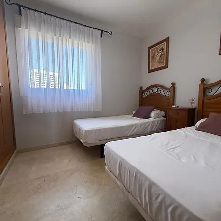 Gemeleos22 Μπένιντορμ